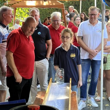 Bierkrugschieben in Kendenich
